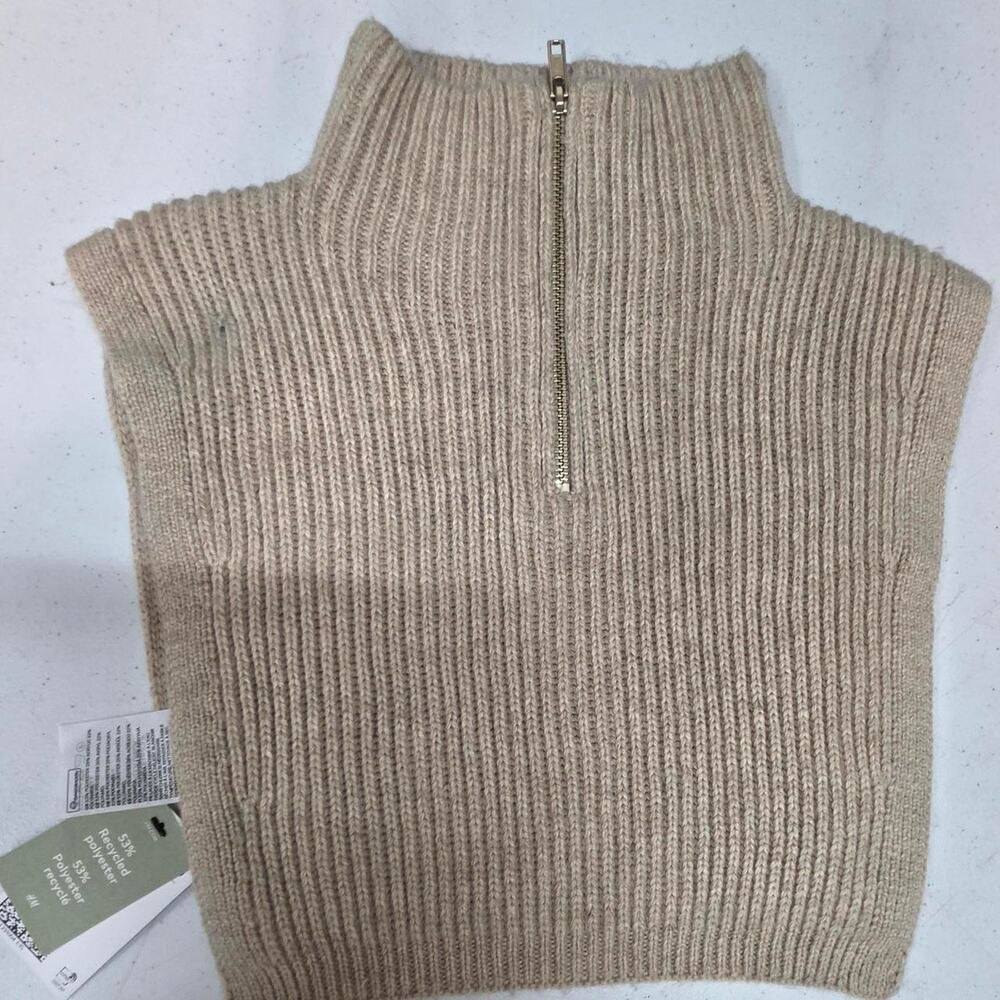 Hm beige ribbed knit quarter